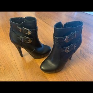 Guess Booties Size 5
